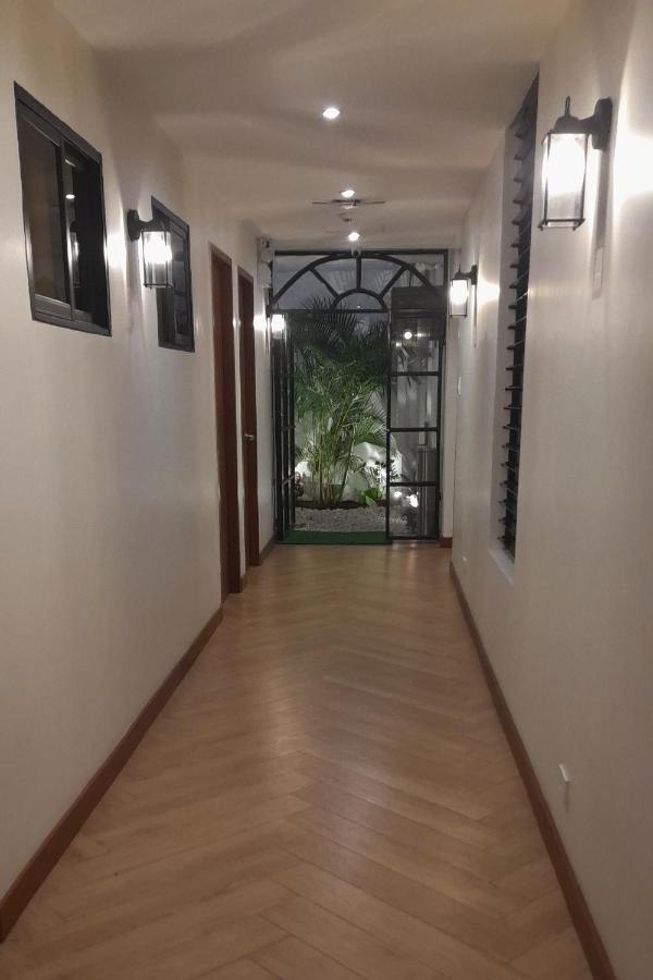 Aurora Suites Pasay Exteriör bild