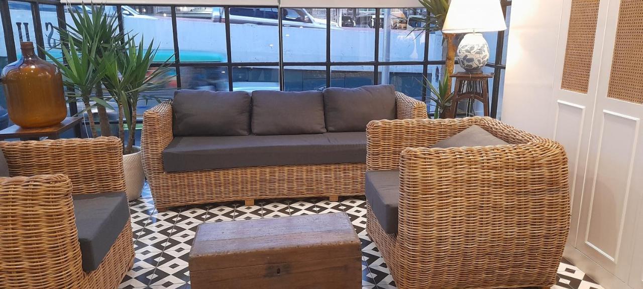 Aurora Suites Pasay Exteriör bild