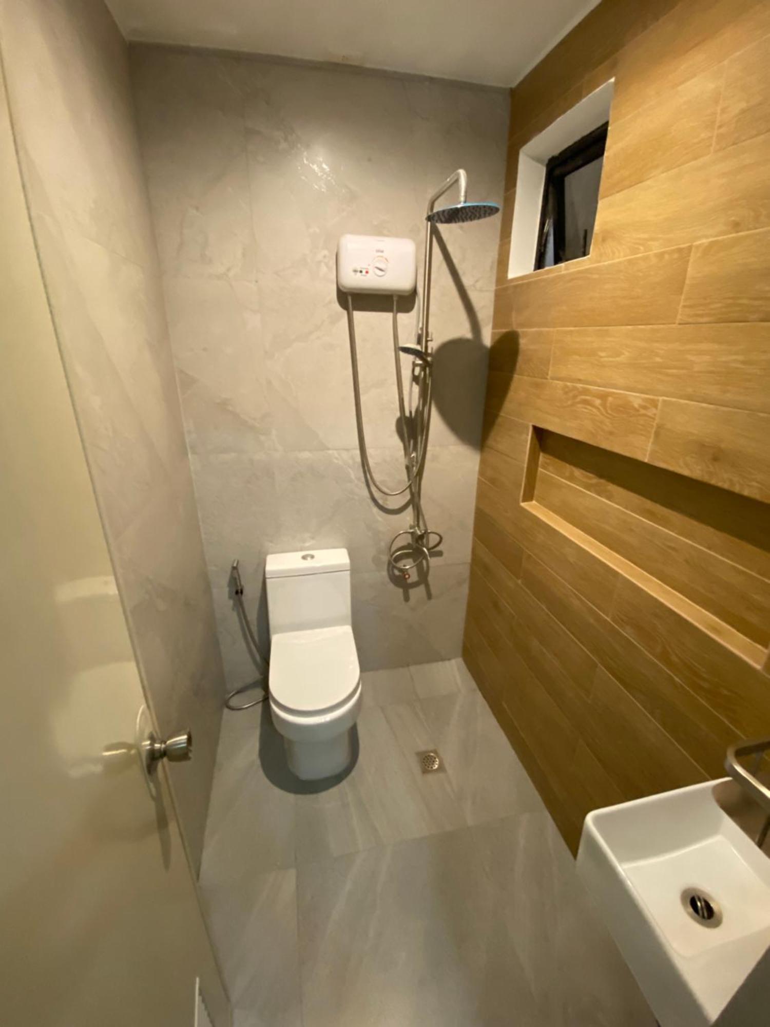 Aurora Suites Pasay Exteriör bild