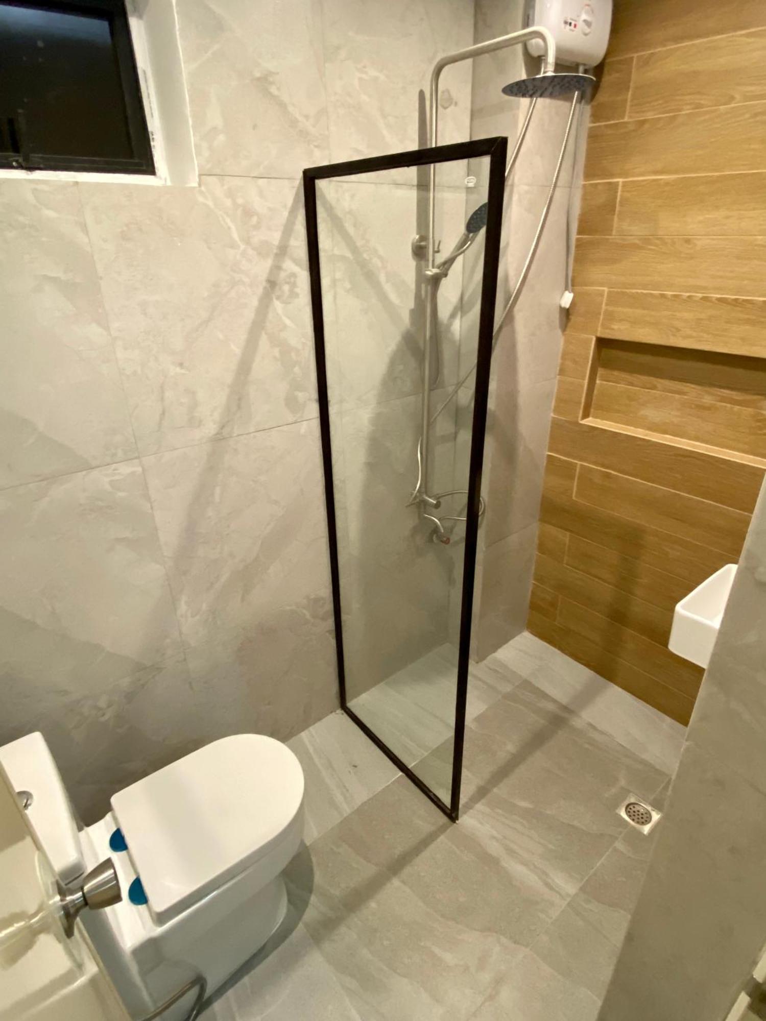 Aurora Suites Pasay Exteriör bild