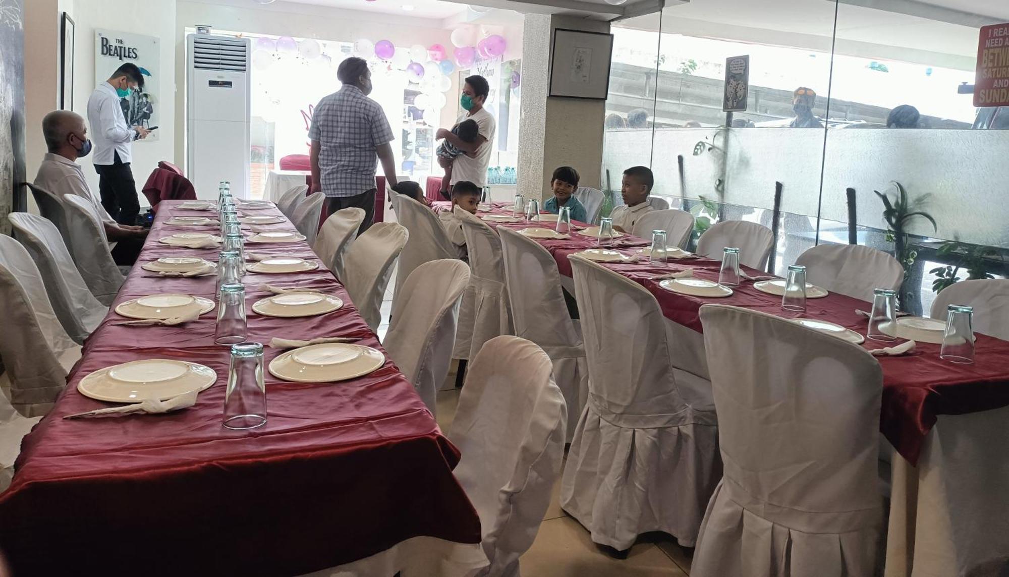 Aurora Suites Pasay Exteriör bild